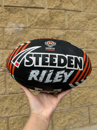Load image into Gallery viewer, Personalised Official NRL Wests Tigers Player Pack
