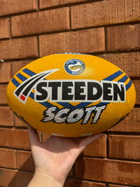 Load image into Gallery viewer, Personalised Parramatta Eels Supporter Bundle (Official Jersey + Ball Pack)
