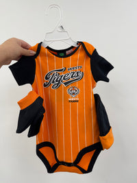 Load image into Gallery viewer, Personalised Wests Tigers NRL Lullaby 3pc Baby Gift Set
